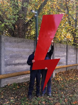 Szigoruan ellenorzott femmunkasok szolidaritasi akcioja Act of solidarity by closely watched metalworkers